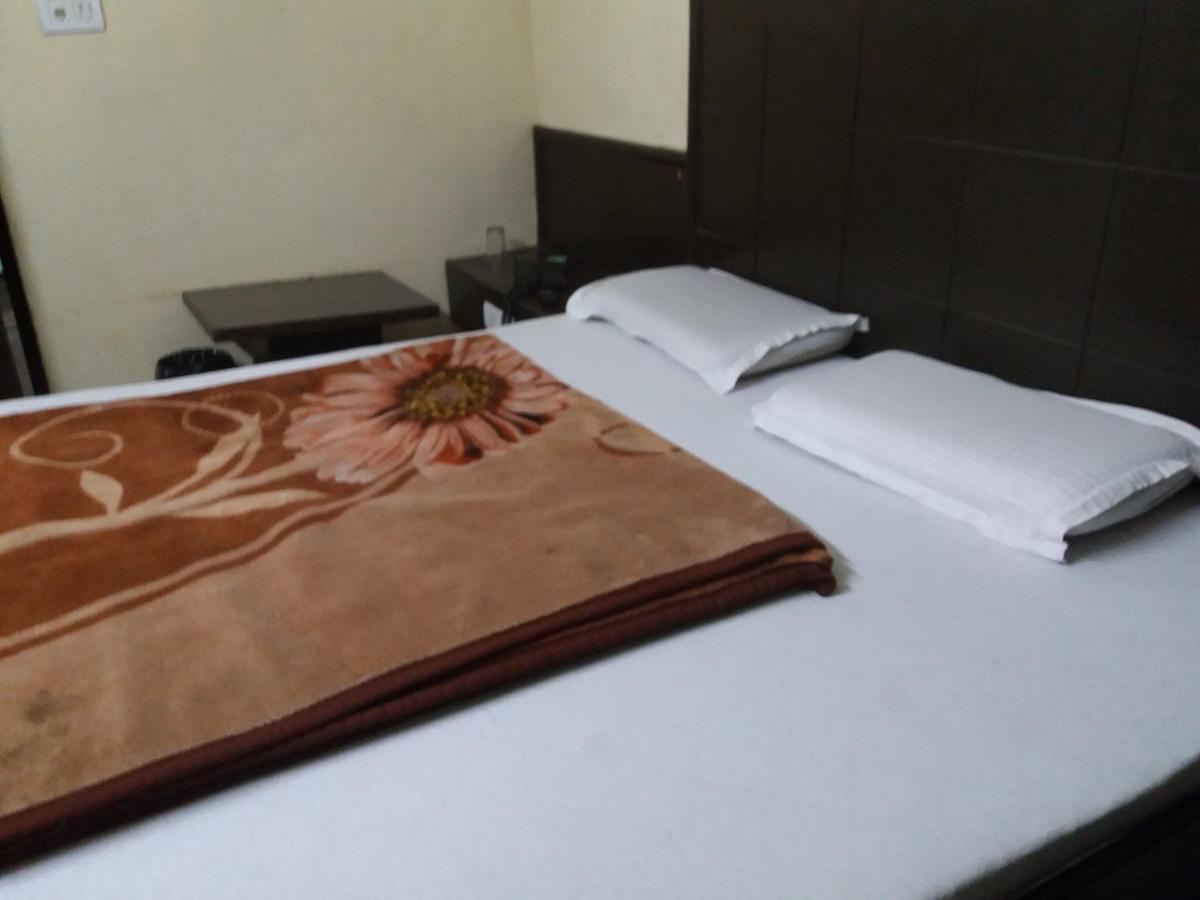 Hotel Roma Villa Нью-Дели Экстерьер фото