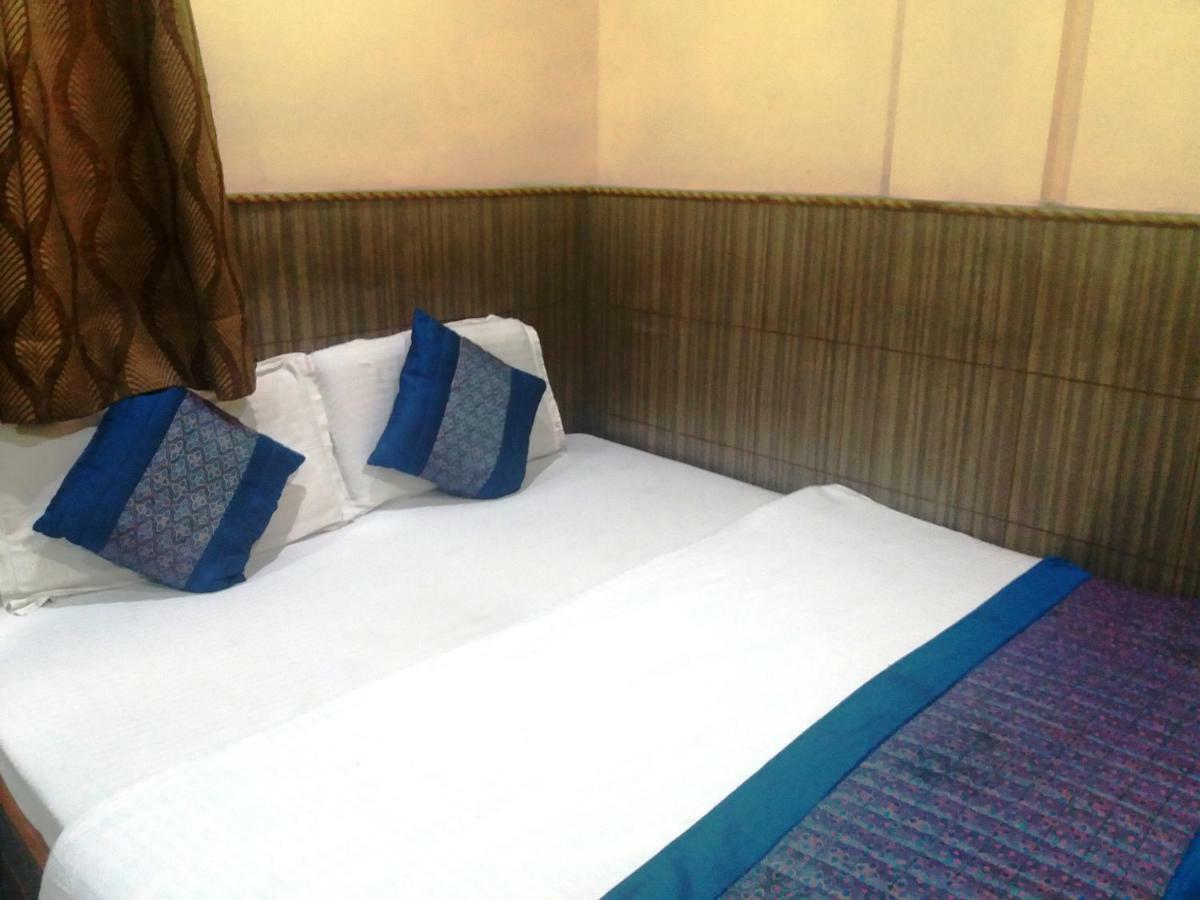 Hotel Roma Villa Нью-Дели Экстерьер фото