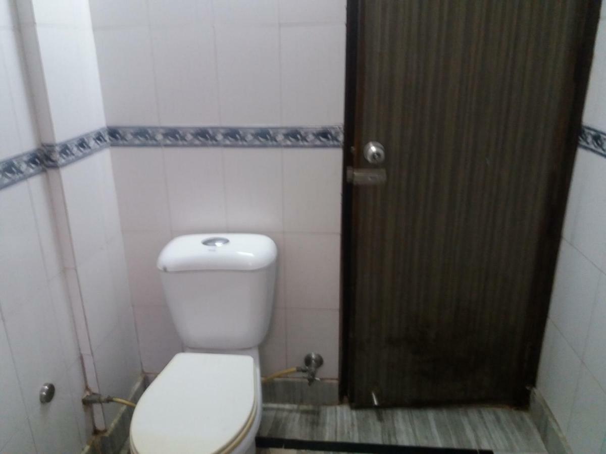 Hotel Roma Villa Нью-Дели Экстерьер фото